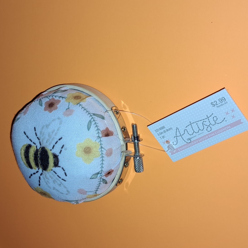 Bee Pin Cushio / BUNDLE ONLY